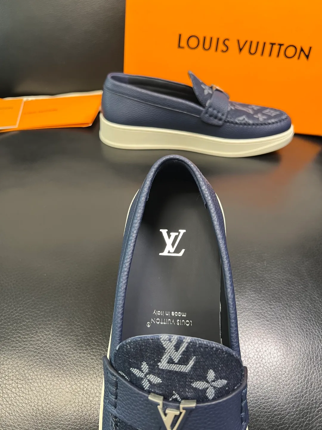 Men's shoes 💰720 Lv high quality top crafts Louis Vuitton, sports sneakers counter synchronization, uppers imported from Italy, high quality splicing colorful complex crafts, imported mesh pads soft and comfortable, soles: original soles specially provided by the original factory, T men's shoes 💰U exclusive movable molded soles super comfortable, original factory single goods, code number 38-44 (customized 45)